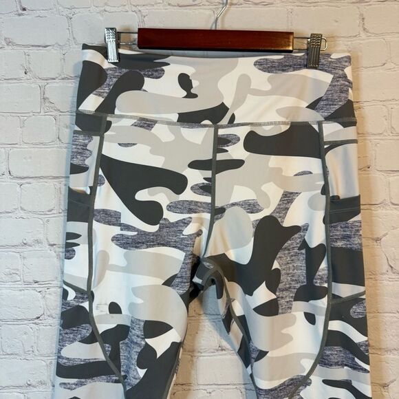 ZYIA Gray and White Camouflage Leggings - Picture 2 of 7